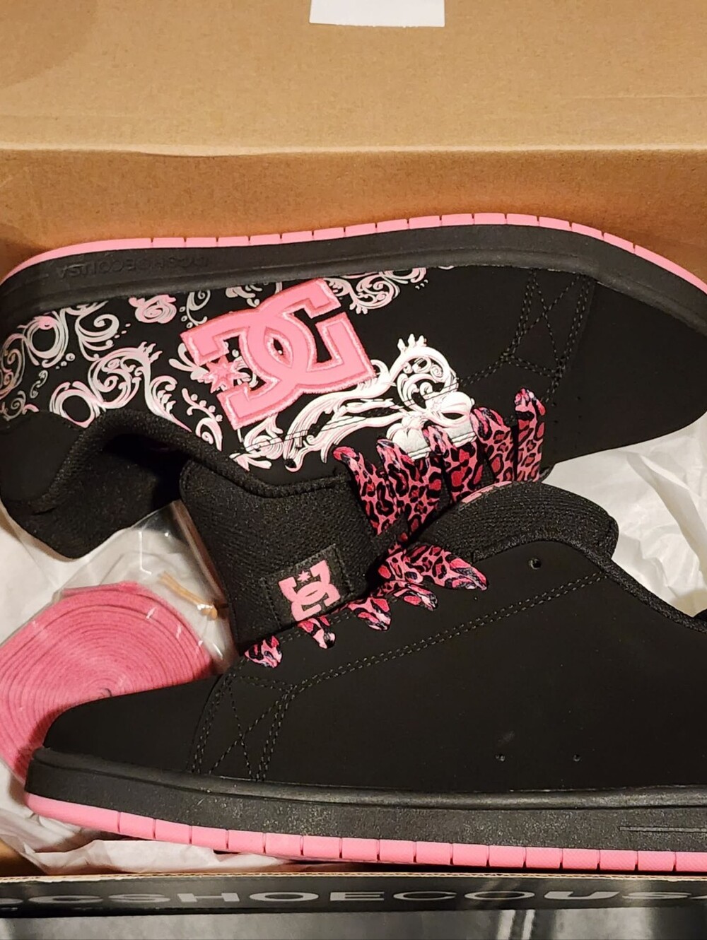 DC Black Sneakers with Pink Leopard Laces PIXIE 8.5w - Picture 2 of 9
